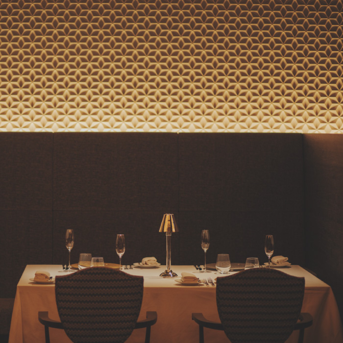 西洋膳所 JOHN KANAYA テーブル